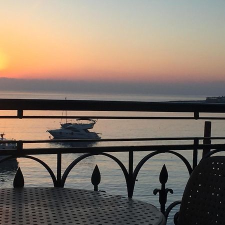 Maltese Balcony Apartman San Ġiljan Kültér fotó