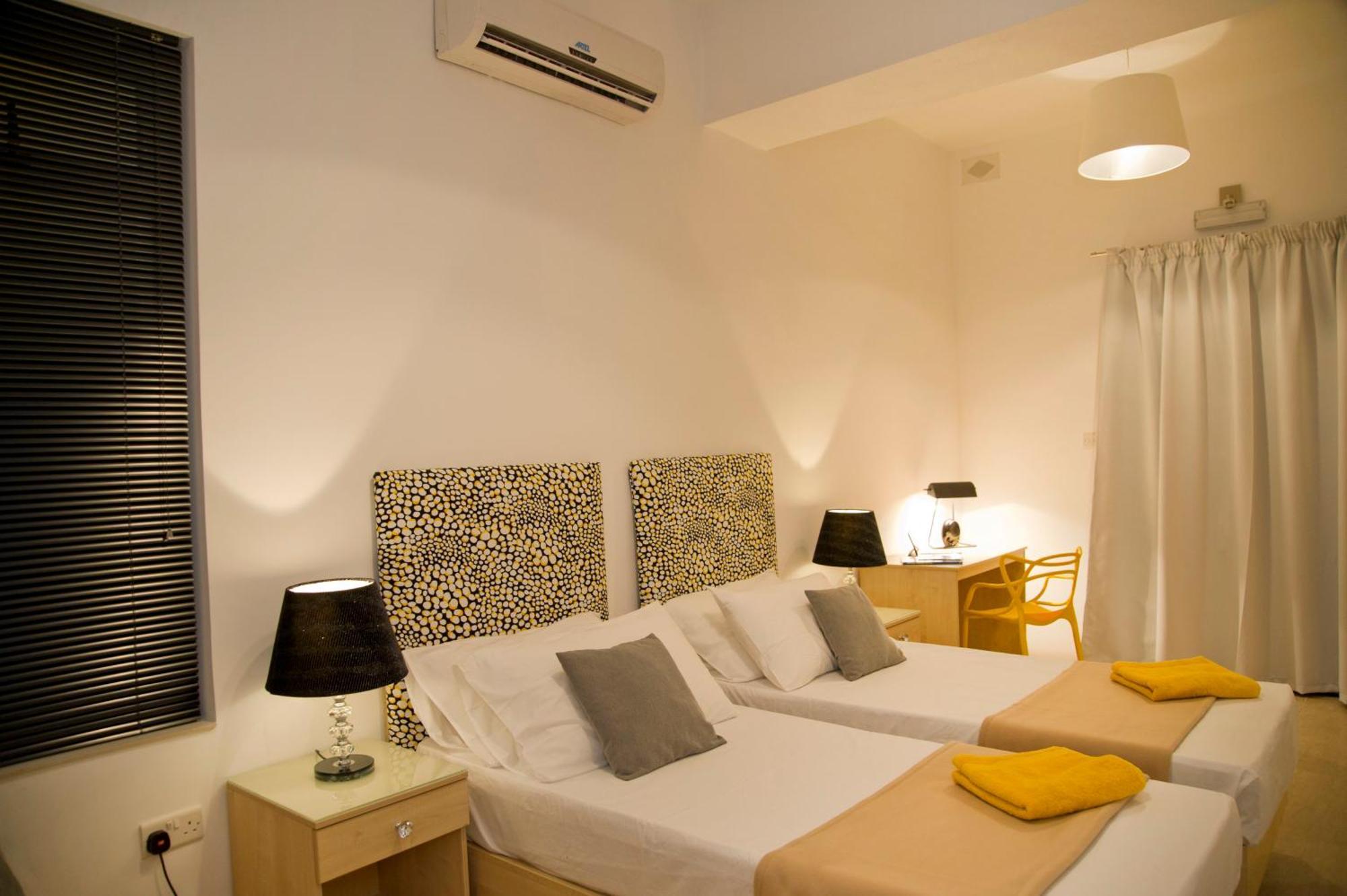 Maltese Balcony Apartman San Ġiljan Kültér fotó